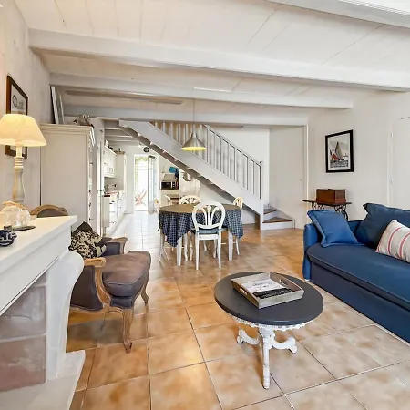 Charmante Maison Au Coeur Du Village De Сasa de vacaciones *