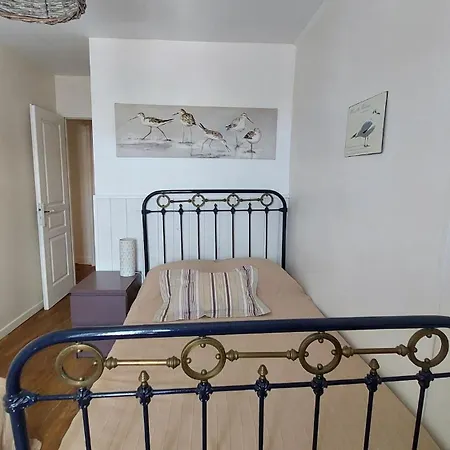 Charmante Maison Au Coeur Du Village De Сasa de vacaciones *