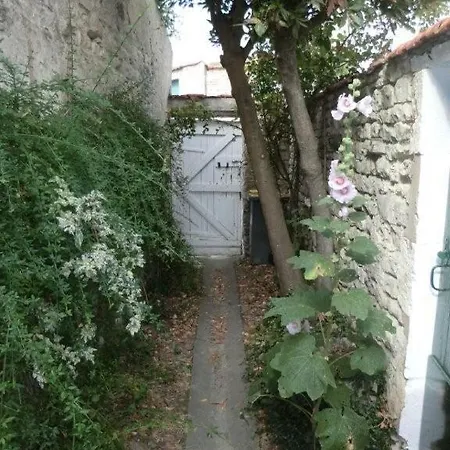 Сasa de vacaciones Charmante Maison Au Coeur Du Village De La Flotte